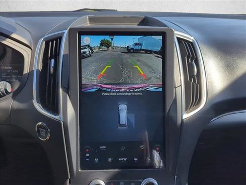 Used 2024 Ford Edge Titanium image 12