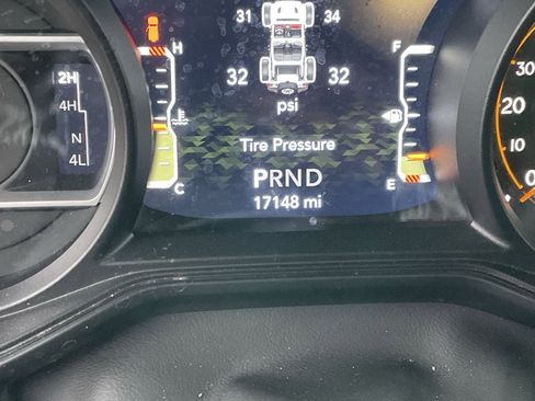 Used 2025 Jeep Wrangler Unlimited Rubicon w/ Convenience Group image 15