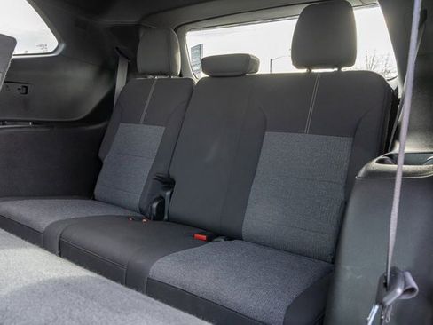 Used 2025 GMC Acadia Elevation image 9