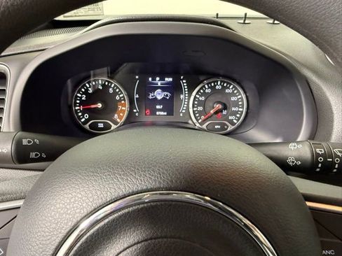 Used 2023 Jeep Renegade Latitude image 20