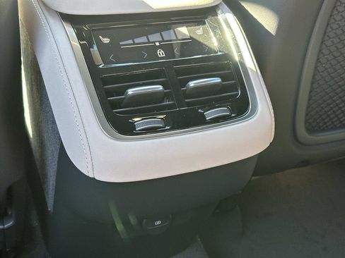 New 2026 Volvo XC90 B6 Ultra w/ Protection Package image 10