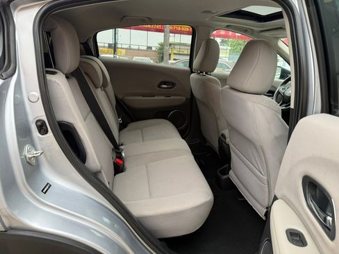 Used 2018 Honda HR-V EX image 10