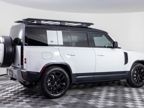 Used 2020 Land Rover Defender 110 HSE image 8