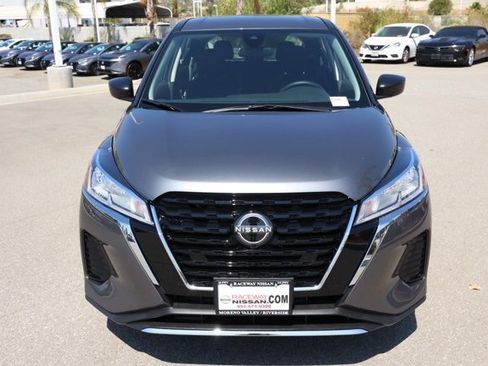 New 2025 Nissan Kicks Play S image 9