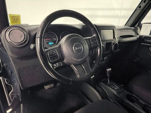 Used 2018 Jeep Wrangler Unlimited Sport AWD/4WD image 17