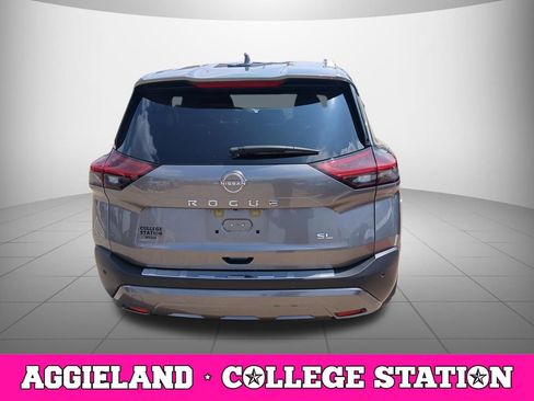 Certified 2023 Nissan Rogue SL w/ SL Premium Package FWD image 3