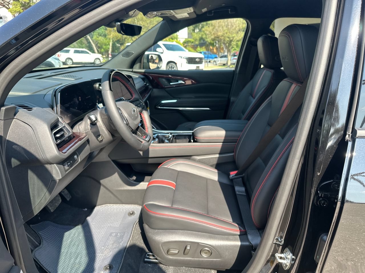 New 2027 Chevrolet Traverse RS FWD image 20