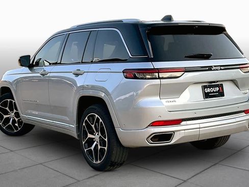 Used 2022 Jeep Grand Cherokee Summit AWD/4WD image 12