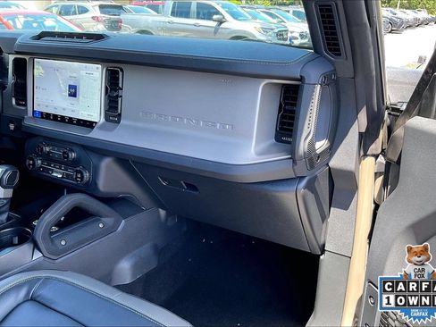 Used 2025 Ford Bronco Outer Banks w/ Sasquatch Package AWD/4WD image 19