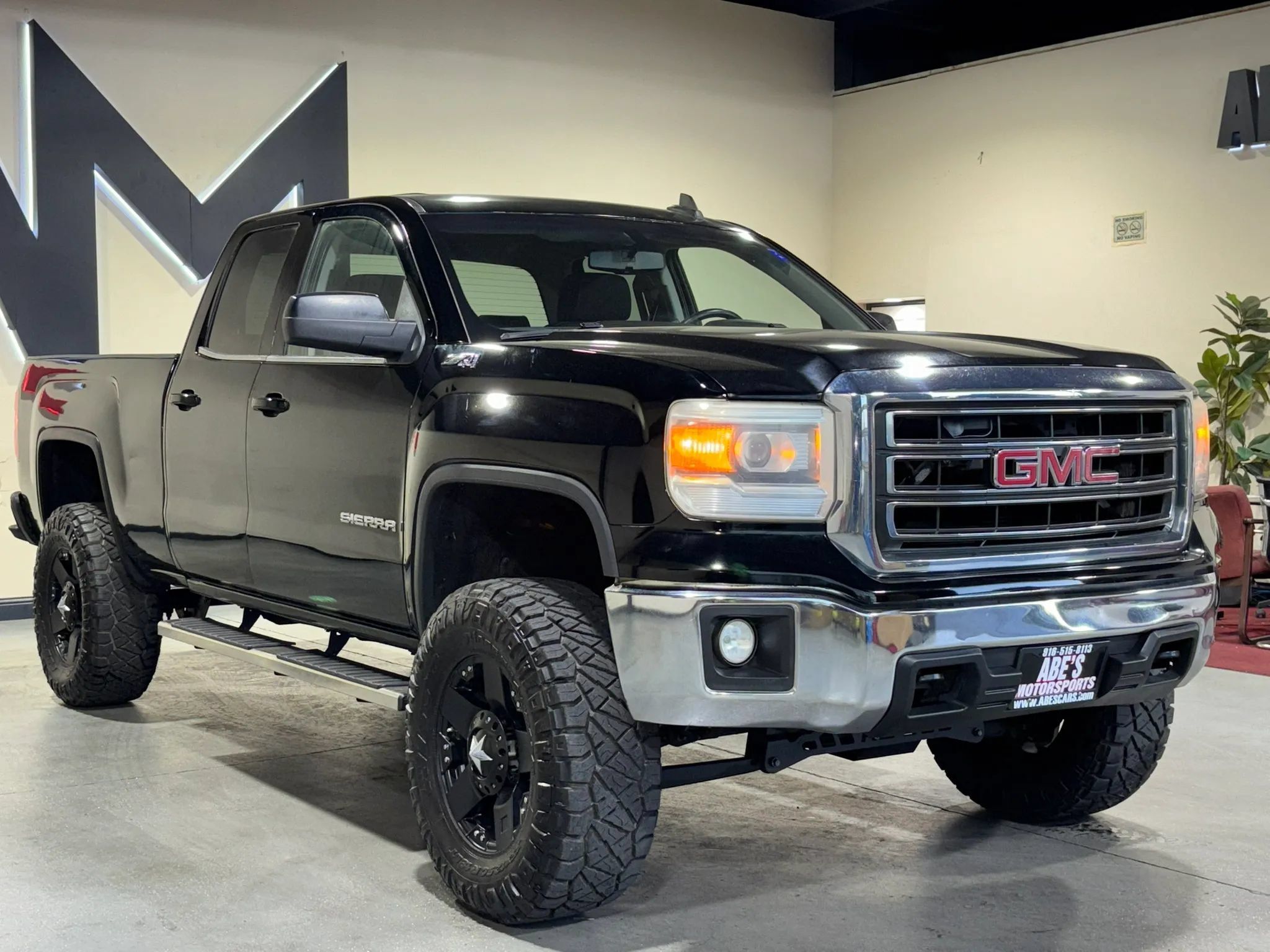 Used 2015 GMC Sierra 1500 SLE w/ SLE Value Package AWD/4WD image 3