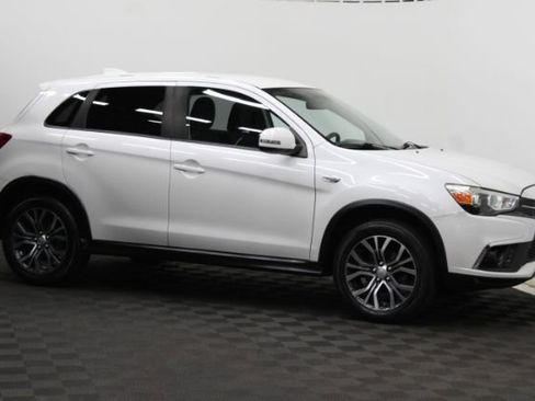 Used 2018 Mitsubishi Outlander Sport ES image 1
