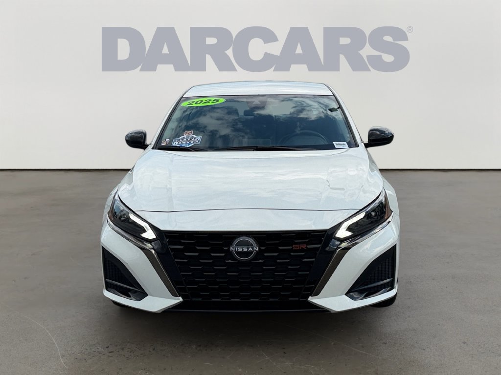 Used 2025 Nissan Altima 2.5 SR AWD/4WD image 2