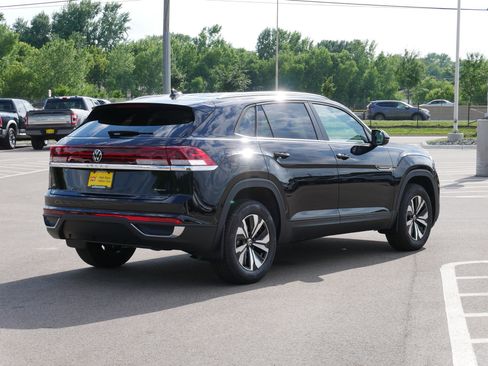 New 2025 Volkswagen Atlas Cross Sport SE image 2