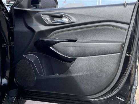 Used 2024 Chevrolet Trax ACTIV w/ Sunroof Package image 23