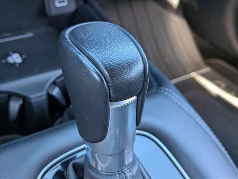 Used 2024 Honda HR-V EX-L image 11