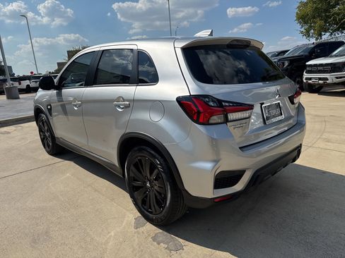 New 2025 Mitsubishi Outlander Sport LE image 2