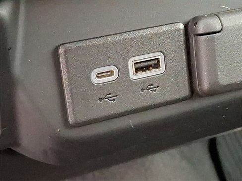 Used 2022 Chevrolet Silverado 1500 Custom image 19