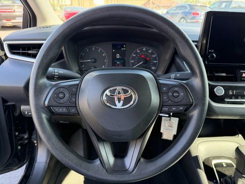 Used 2025 Toyota Corolla LE image 13