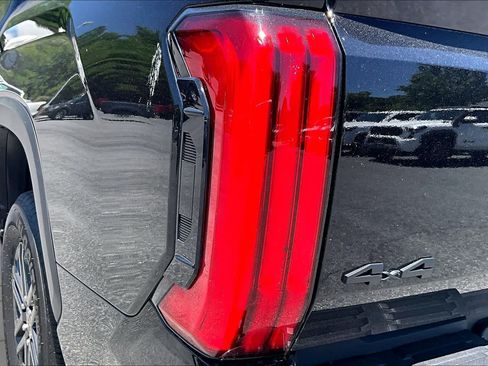 Used 2023 Toyota Tundra SR5 w/ SR5 Convenience Package AWD/4WD image 28