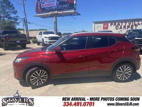 Used 2023 Nissan Kicks SV FWD image 5