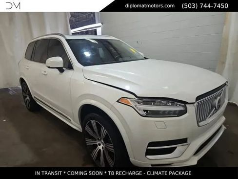 Used 2024 Volvo XC90 T8 Core w/ Climate Package AWD/4WD image 3
