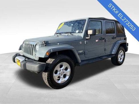 Used 2014 Jeep Wrangler Unlimited Sahara image 3