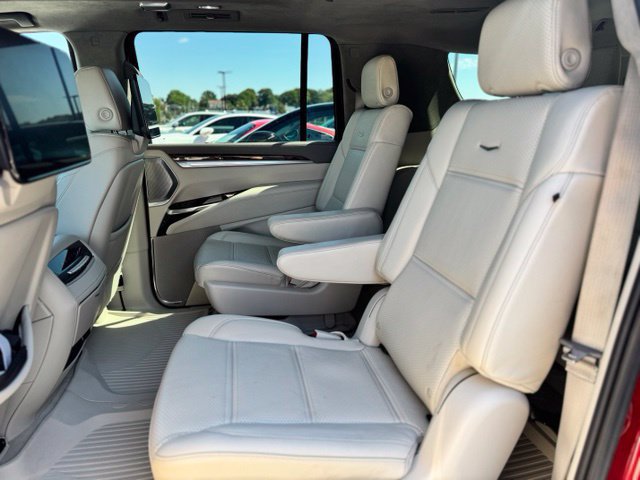 Used 2025 Cadillac Escalade ESV Sport Platinum AWD/4WD image 48