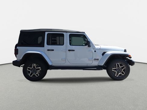 New 2026 Jeep Wrangler Unlimited Sahara AWD/4WD image 4