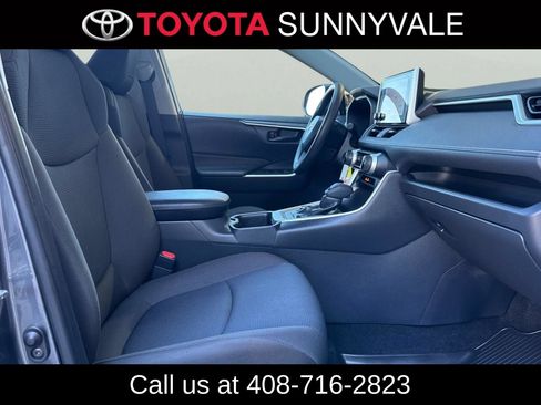 Used 2024 Toyota RAV4 LE AWD/4WD image 21