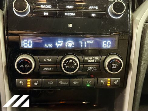 Used 2019 Subaru Ascent Touring w/ Popular Package #3 AWD/4WD image 17