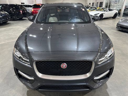 Used 2017 Jaguar F-PACE R-Sport image 18