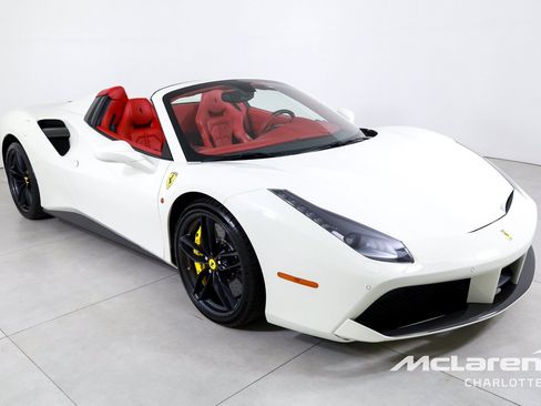 Used 2018 Ferrari 488 Spider RWD image 4