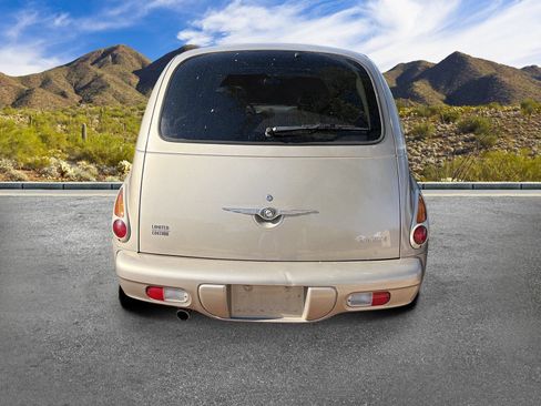 Used 2004 Chrysler PT Cruiser Limited FWD image 4