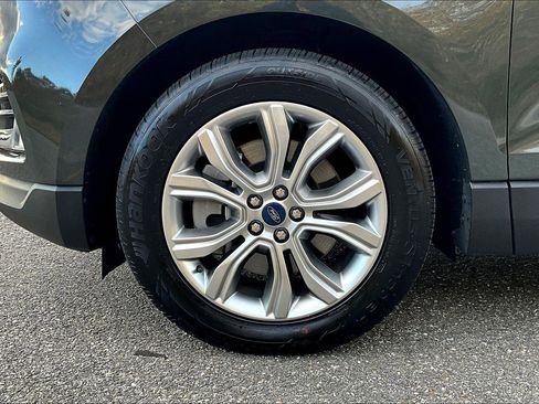 Used 2024 Ford Edge Titanium image 9