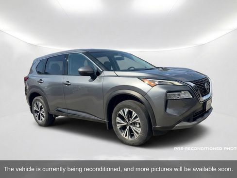 Used 2023 Nissan Rogue SV FWD image 3