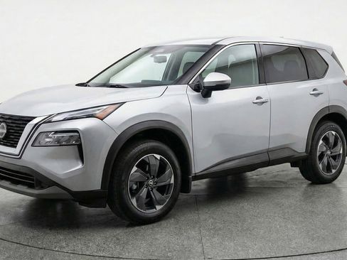 Used 2025 Nissan Rogue SV AWD/4WD image 3