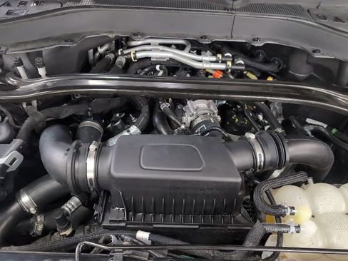 Used 2022 Ford Explorer Platinum w/ Equipment Group 601A image 37