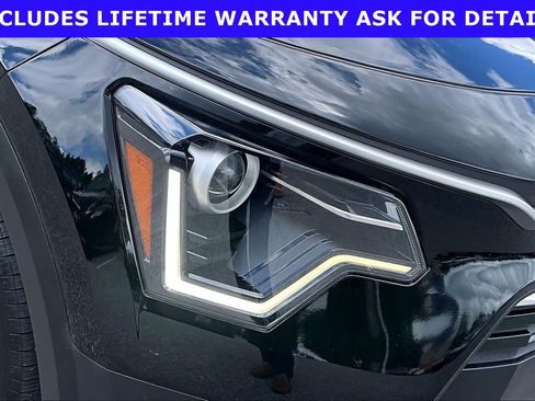 Used 2023 Kia Niro LX FWD image 22