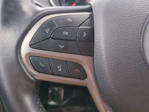 Used 2019 Jeep Cherokee Latitude Plus image 24