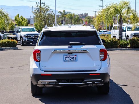 Used 2021 Ford Explorer XLT w/ Equipment Group 202A AWD/4WD image 5