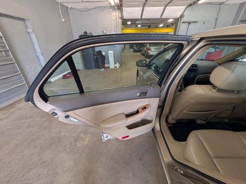 Used 2003 Honda Accord EX image 24