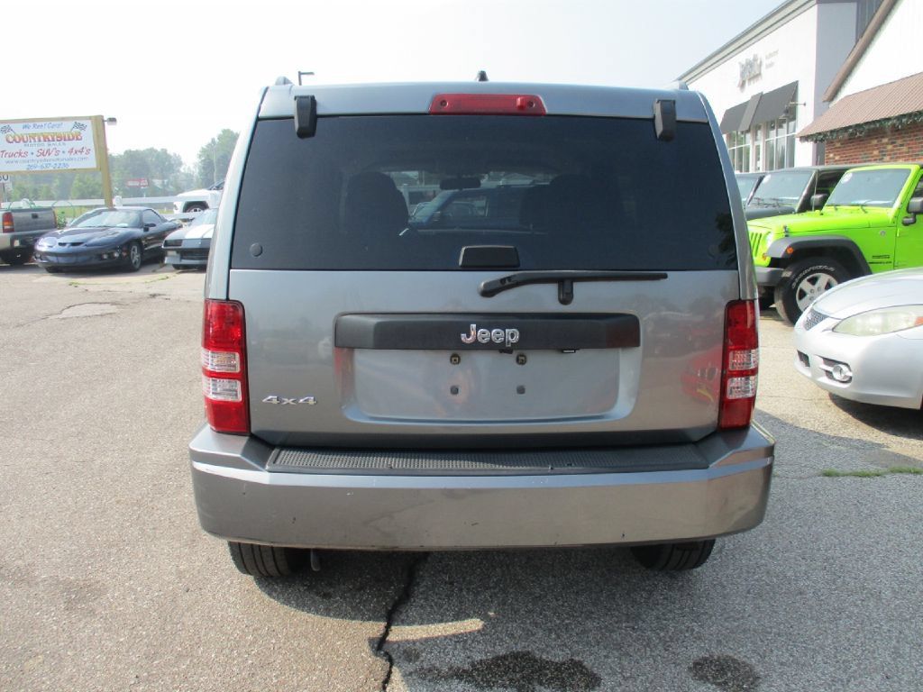 Used 2012 Jeep Liberty Arctic AWD/4WD image 4