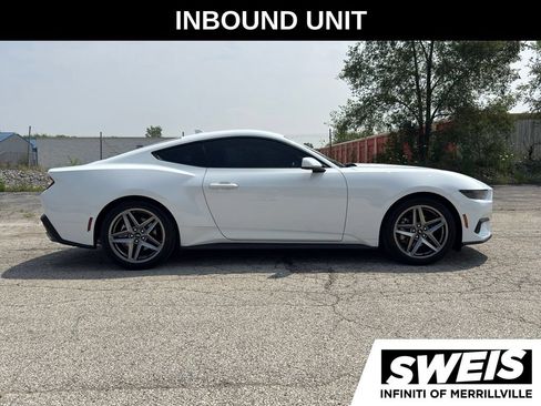Used 2025 Ford Mustang Premium RWD image 5