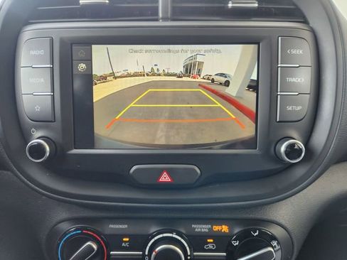 Used 2025 Kia Soul LX FWD image 17