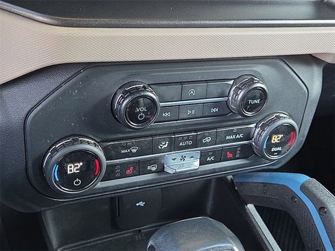 Used 2023 Ford Bronco Wildtrak image 16