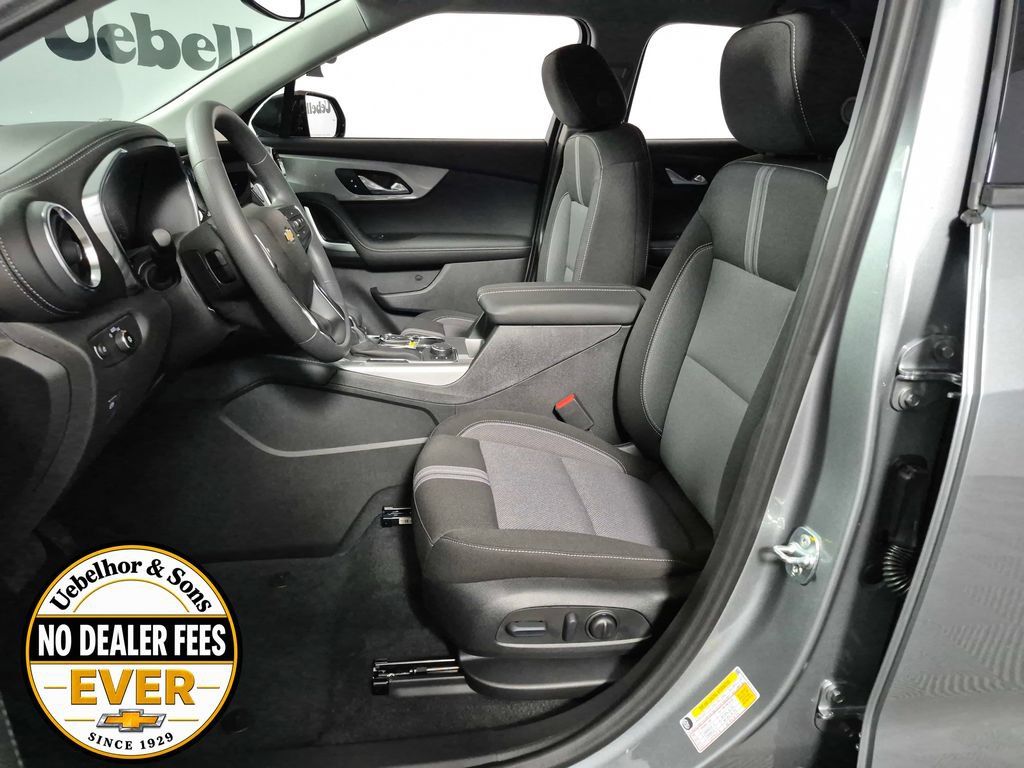New 2026 Chevrolet Blazer LT w/ Convenience Package FWD image 9