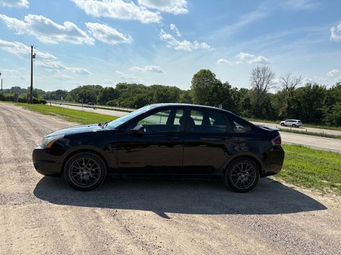 Used 2011 Ford Focus SES w/ 401A Rapid Spec Order Code image 7