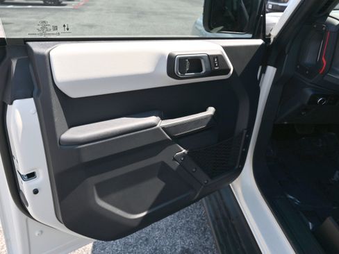New 2026 Ford Bronco Outer Banks w/ Sasquatch Package AWD/4WD image 15