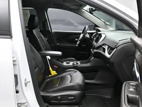 Used 2023 GMC Terrain SLT AWD/4WD image 25