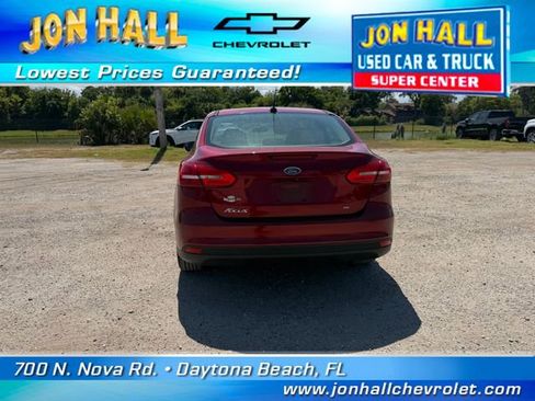 Used 2017 Ford Focus SE FWD image 10